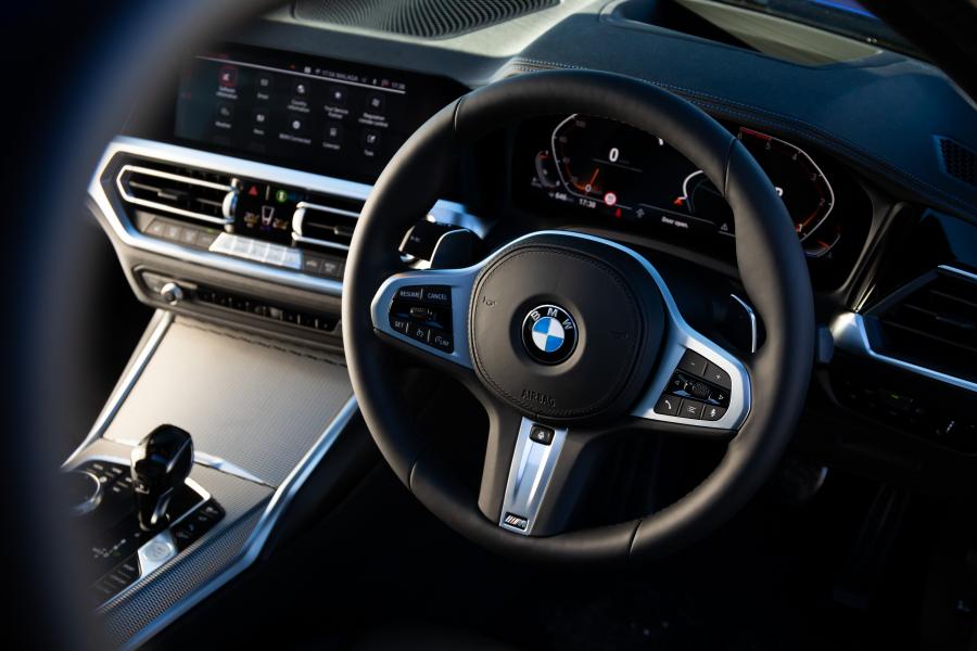 Панель приборов BMW 320d M Sport xDrive (G20) 2019 года  (UK) (фото 2 из 40)